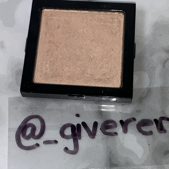 CHAMPAGNE (#13) Shimmer Wash Bobbi Brown Discontinued Eyeshadow - Picture 3 of 14